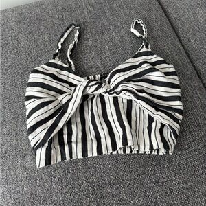 4/$24 🧡 Dynamite black and white bow crop top